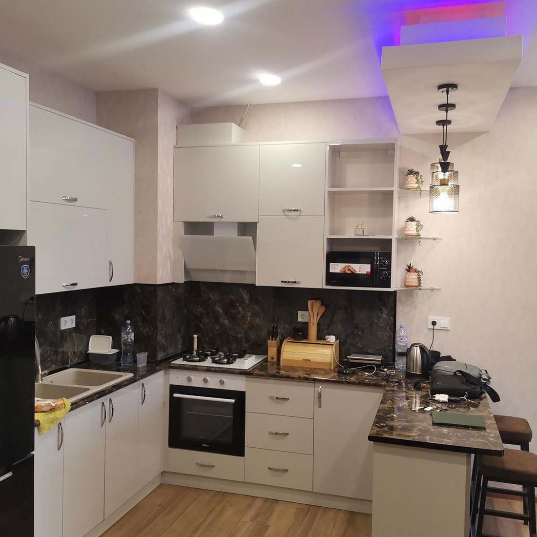 Modern kitchen remodeling by Yamout